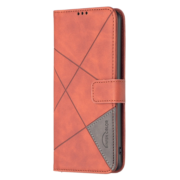 Para Samsung Galaxy M14 5G Hebilla magnética Rombo Textura Funda de cuero para teléfono (Marrón)