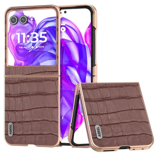 Funda de Piel Auténtica con Textura de Cocodrilo y Marco Galvanizado para Motorola Razr 50 (Marrón)