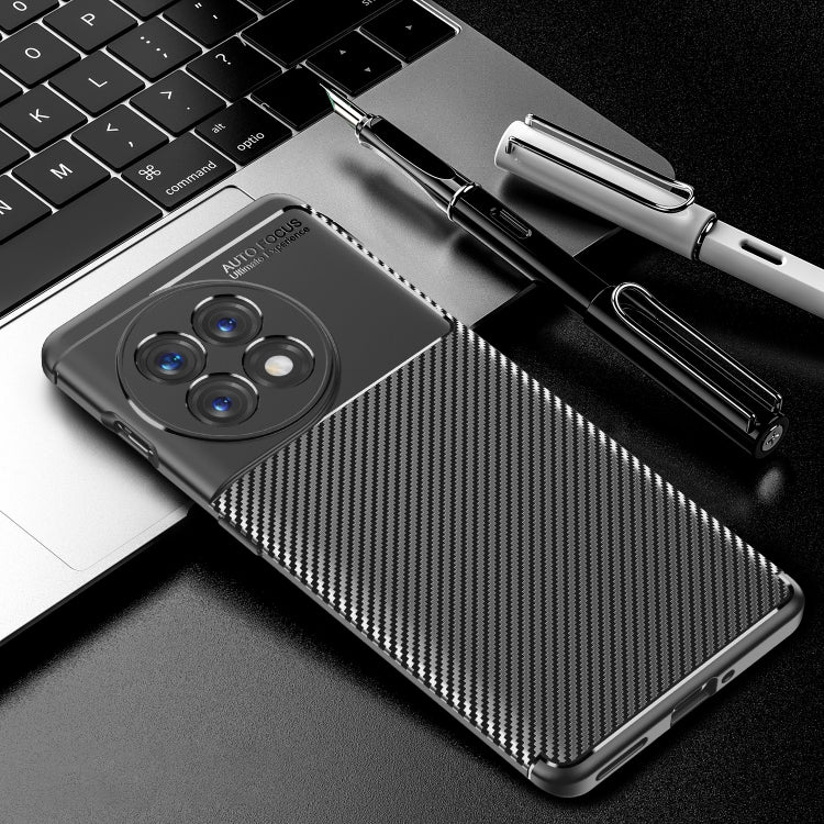 Funda de Teléfono TPU para OnePlus Ace 2 5G / 11R con Textura de Fibra de Carbono a Prueba de Golpes (Negro)