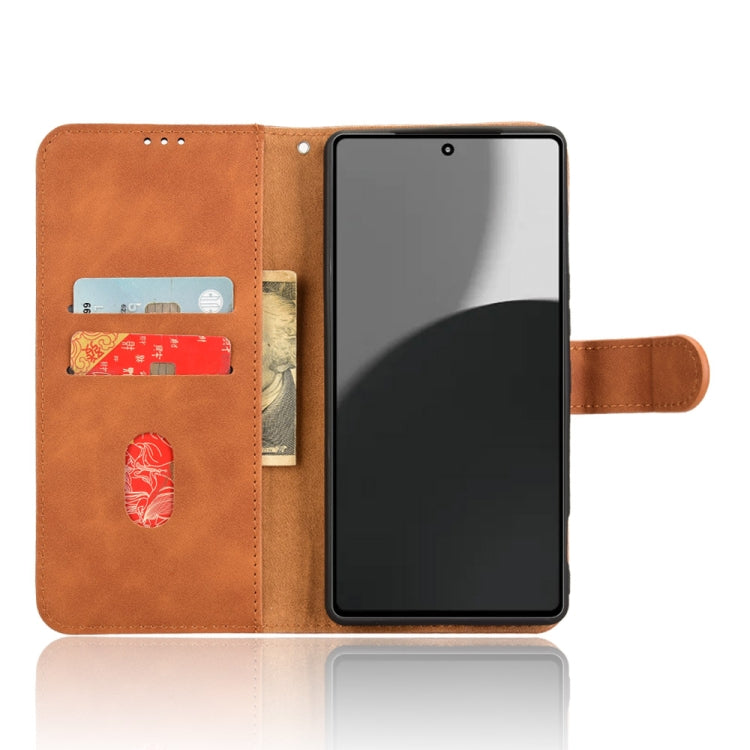 Funda de Cuero para Sharp Aquos R9 con Tapa Magnética y Tacto Piel (Marrón)
