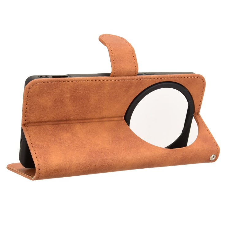 Funda de Cuero para Sharp Aquos R9 con Tapa Magnética y Tacto Piel (Marrón)