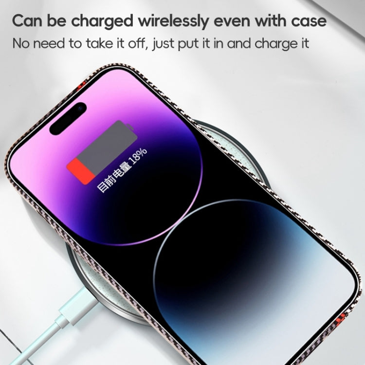 Funda para Teléfono iPhone 15 Fibra de Carbono a Prueba de Golpes con Ventana Grande (Verde Morado) - MOVILSTORE