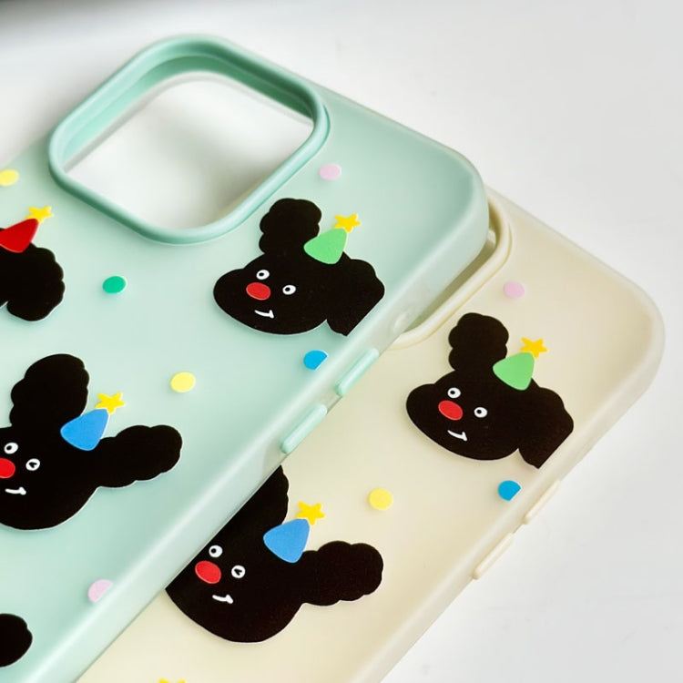 Funda híbrida TPU y PC iPhone 13 Pro con Tacto de Piel (Sombrero de Cachorro Beige)