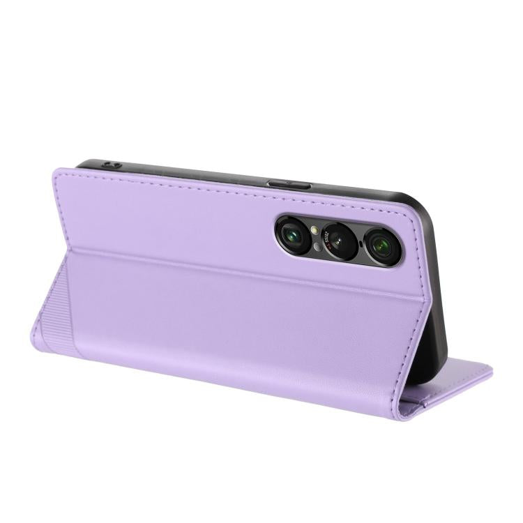 Funda de cuero retro con relieve para Sony Xperia 1 VII (morado claro)