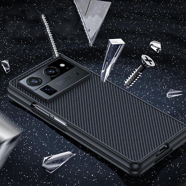 Funda ultrafina con textura de fibra de carbono para Tecno Phantom V Fold2 (dorada)