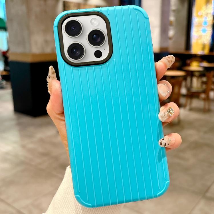 Funda MagSafe de cobertura total para iPhone 15 Pro con diseño inspirado en equipaje (azul claro)