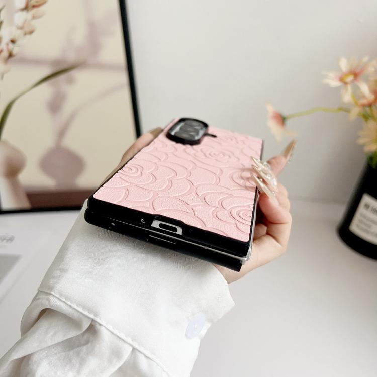 Funda protectora con estampado de camelia para Samsung Galaxy Z Fold7 5G (negra)