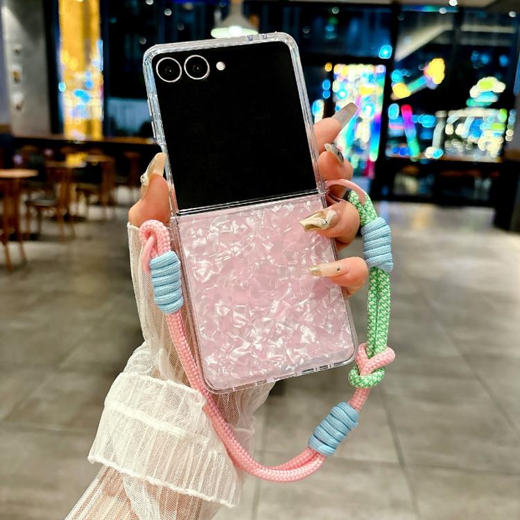 Funda para Samsung Galaxy Z Flip7 5G con textura perlada y hebilla lateral con pulsera arcoíris (rosa)