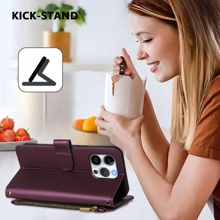 Funda de cuero con cremallera para iPhone 15 Pro, diseño de mariposas, flores y amor (morado oscuro)