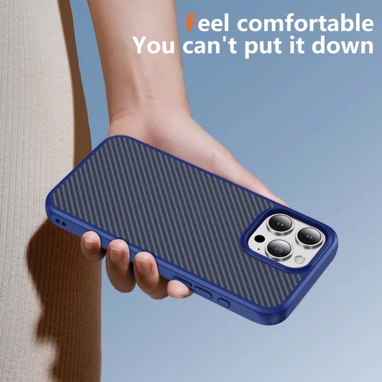Funda MagSafe con textura de fibra de carbono y tacto suave para iPhone 15 Pro Max (azul)