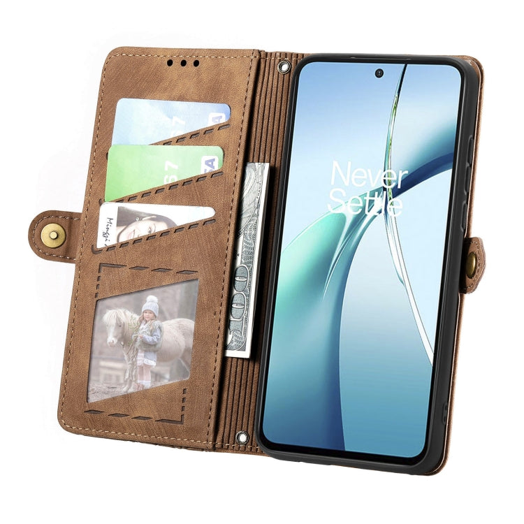Funda de Cuero para OnePlus Ace 3 Pro con Hebilla Lateral y Cierre Geométrico (Marrón)