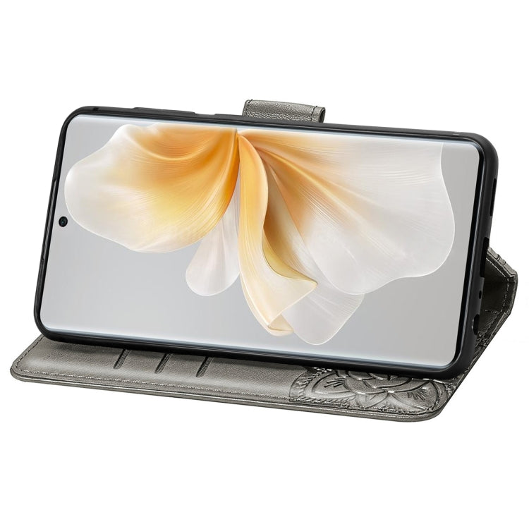 Funda Cuero con Relieve Mariposa y Flor para TCL 50 Pro Nxtpaper (Gris)