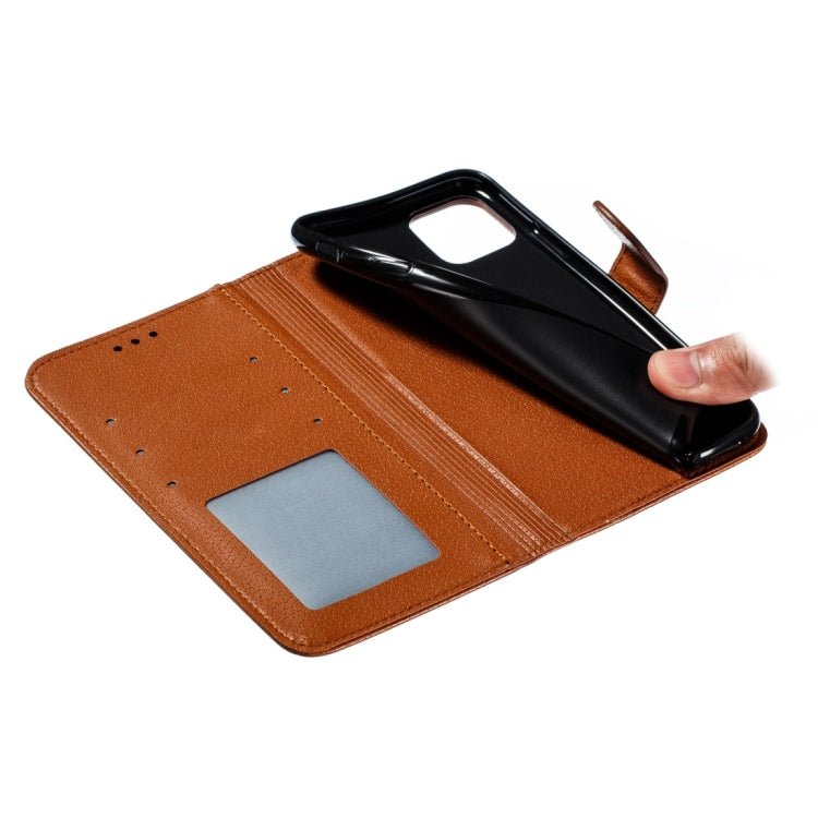Para iPhone 15 Funda de Teléfono de Cuero con Textura Litchi con Patrón de Plumas (Marrón) - MOVILSTORE